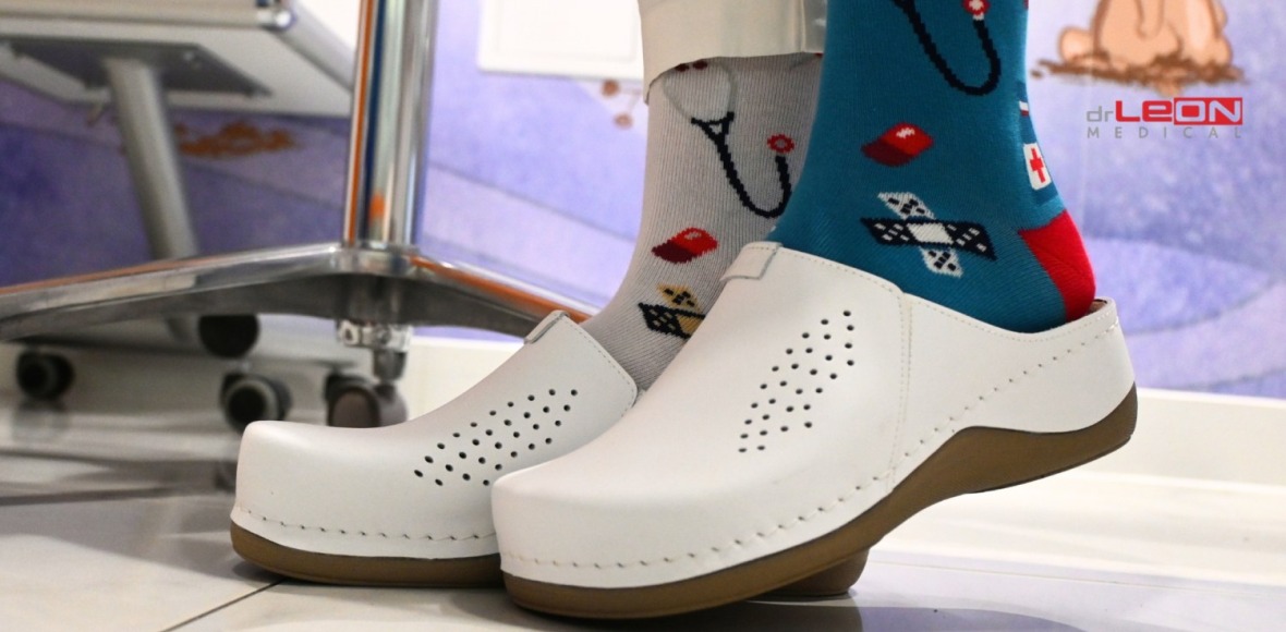 Buty medyczne w ciąży - jak dobrać obuwie, gdy pracujesz na nogach